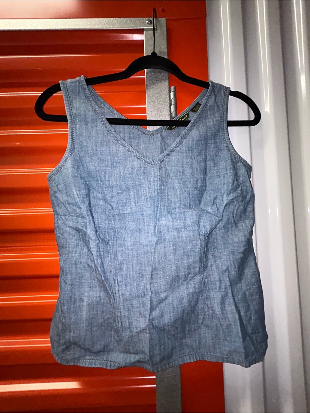 Eddie Bauer Chambray V-Neck Tank Top - Light Blue xs